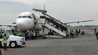 Pesawat Terbang Bandara Surabaya